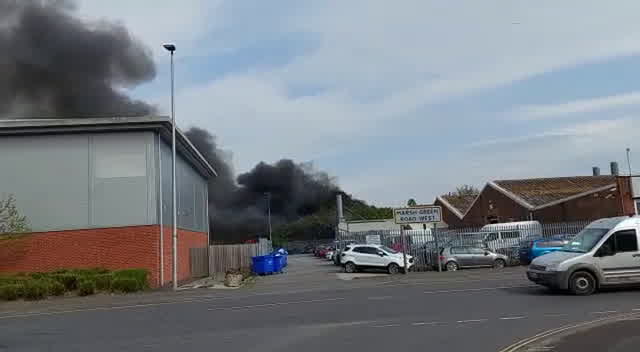 Fire in Exeter as thick black smoke billows into air | Devon Live