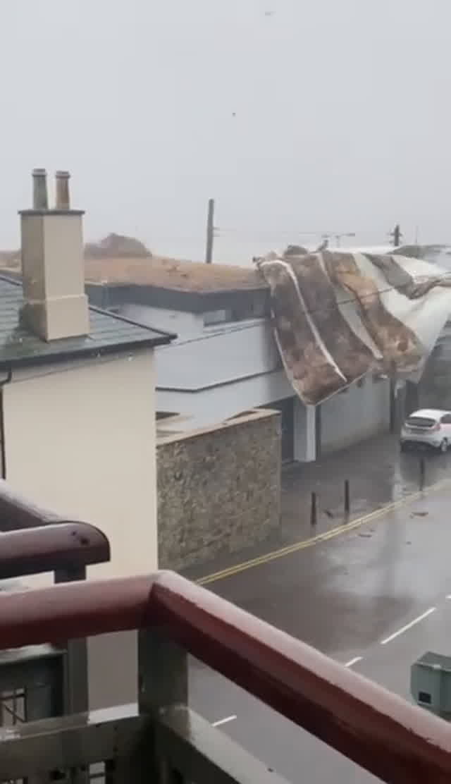 Storm Agnes LIVE Ireland weather updates as Met Eireann warning ...