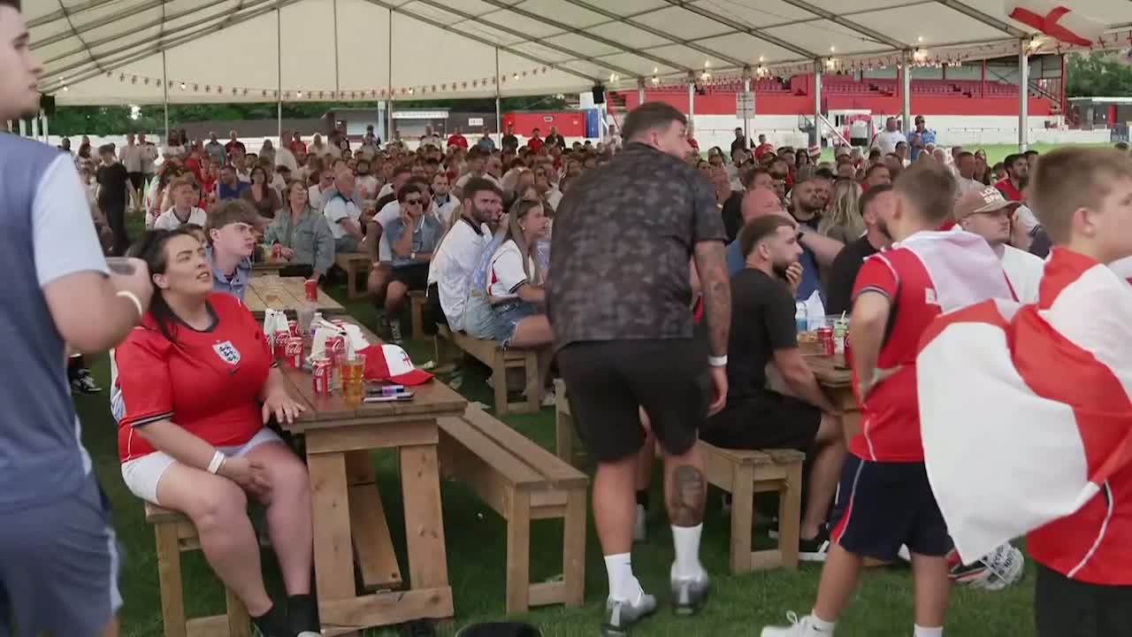 England Fans Celebrate Dramatic World Cup Win Over DR Congo