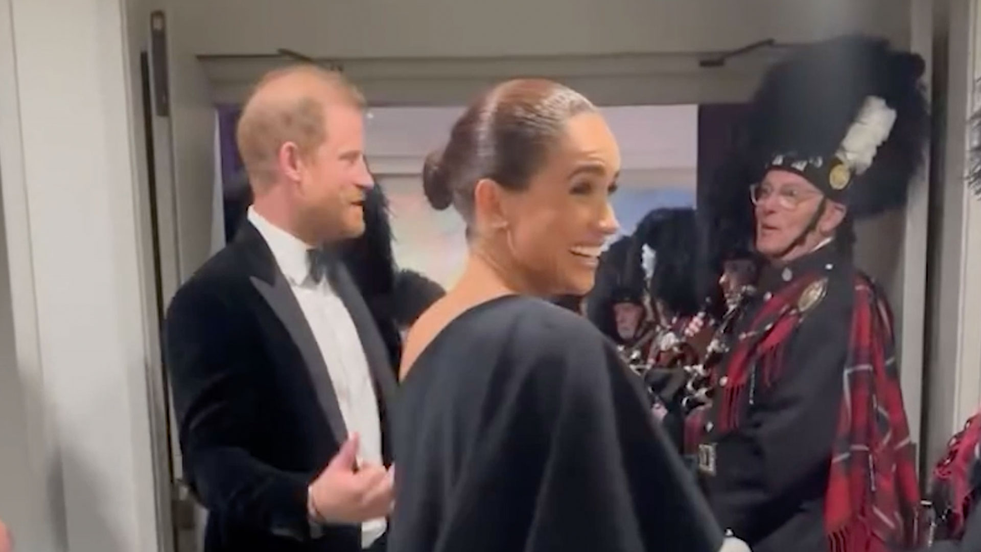 Meghan wears Diana's earrings at charity gala in Canada