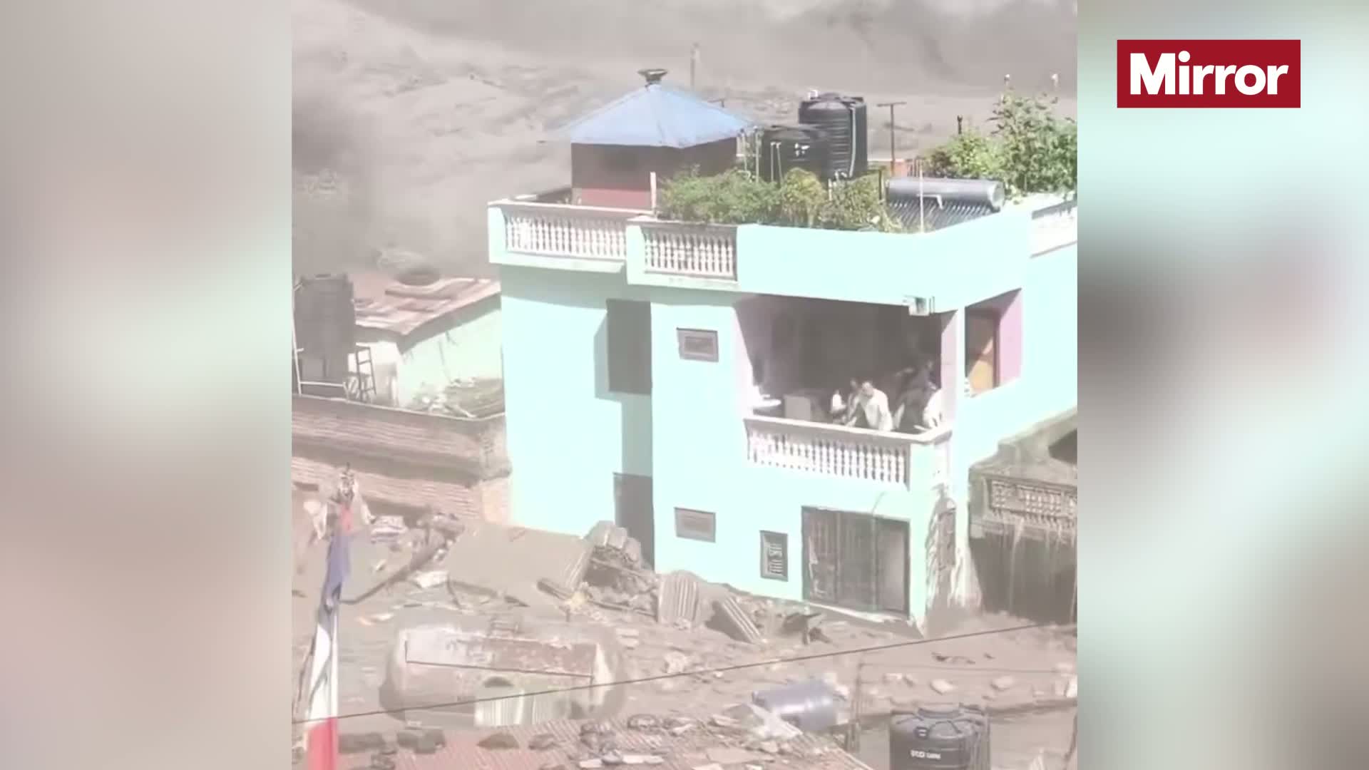 Nepal floods: Teacher saves 1,600 pupils as death toll tops 700