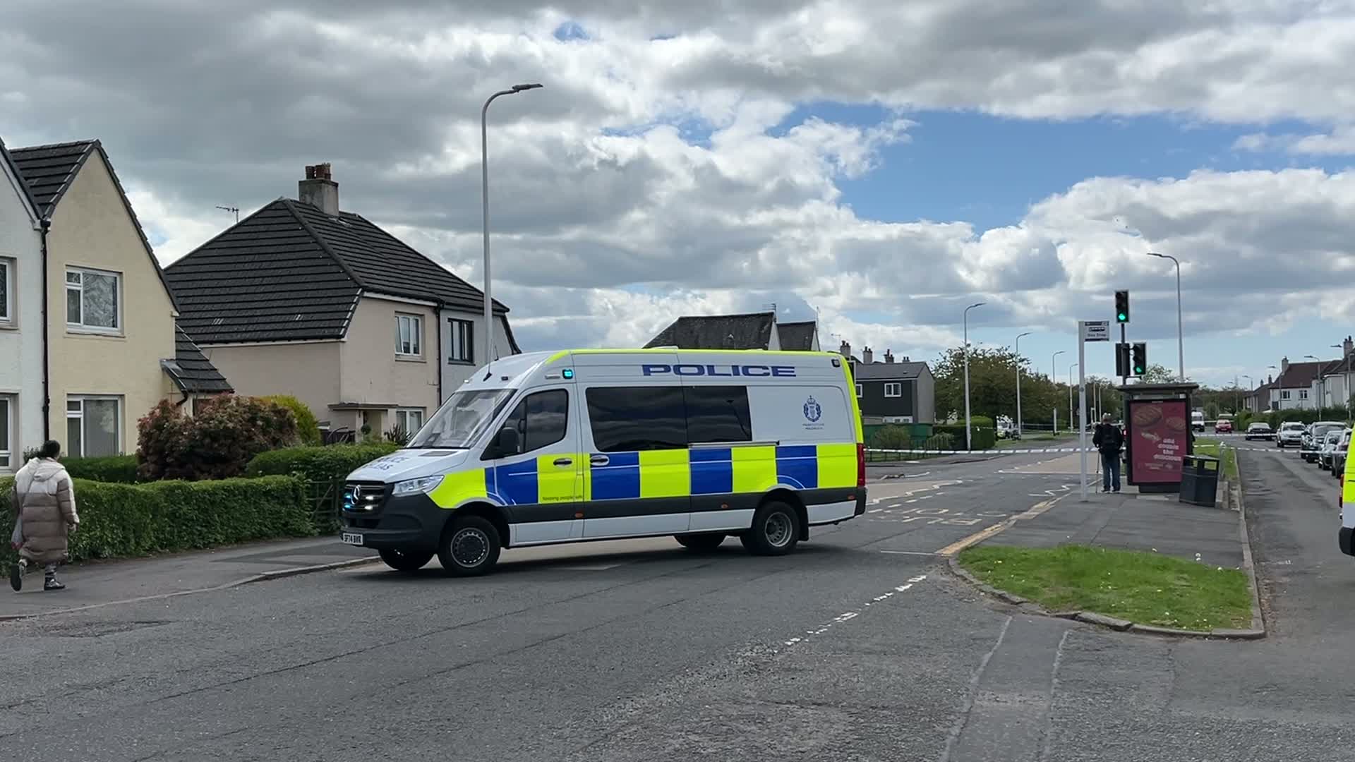 Bomb squad spotted on Scots street as locals evacuated after cops lock down area