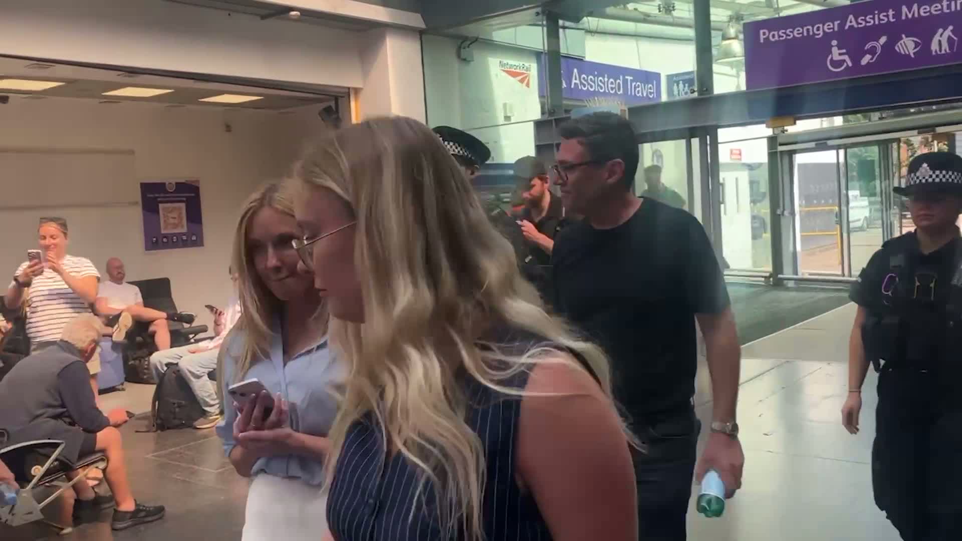 Andy Burnham mobbed at Manchester Piccadilly en route to Westminster