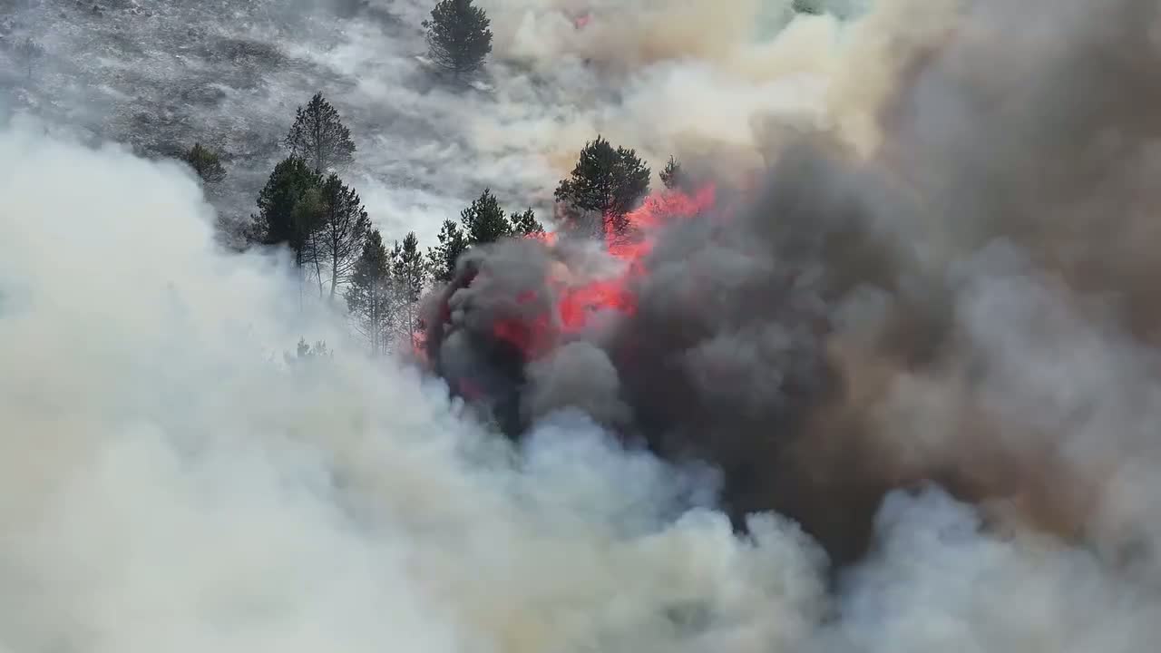 Huge moorland wildfire near Greater Manchester closes Woodhead Pass