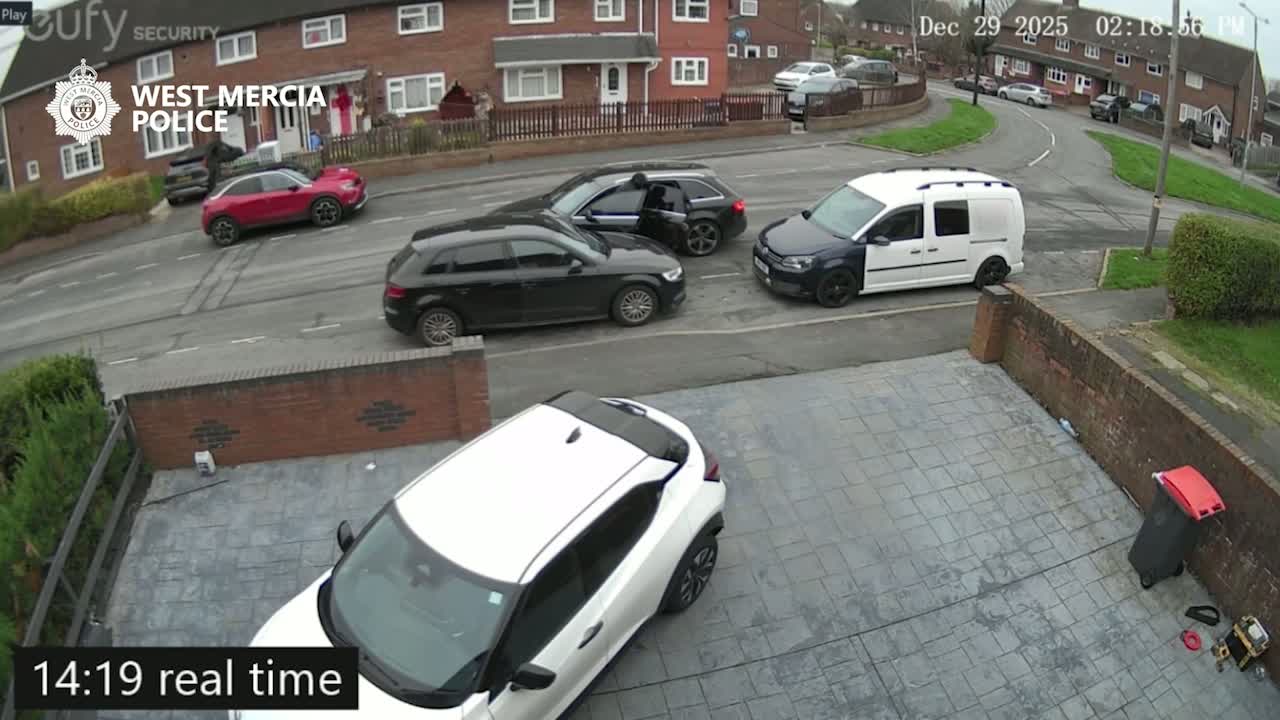 Terrifying moment man kidnapped from Telford house and shoved in car boot