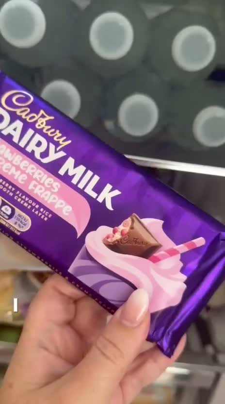I Tried the New Cadbury Strawberries and Creme Frappe Bar – Here's My Verdict