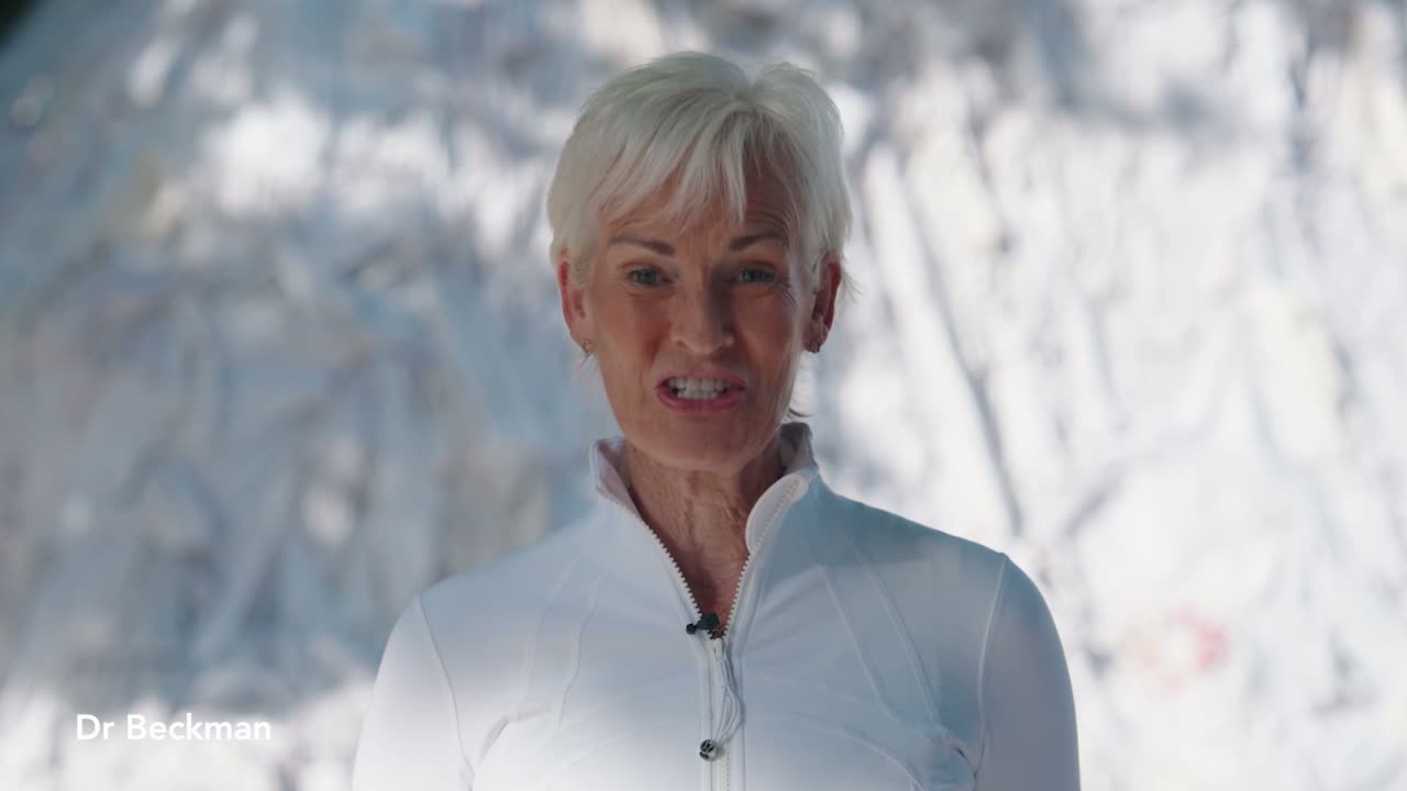 Giant Murray Mound of Tennis Whites Exposes UK's Landfill Crisis