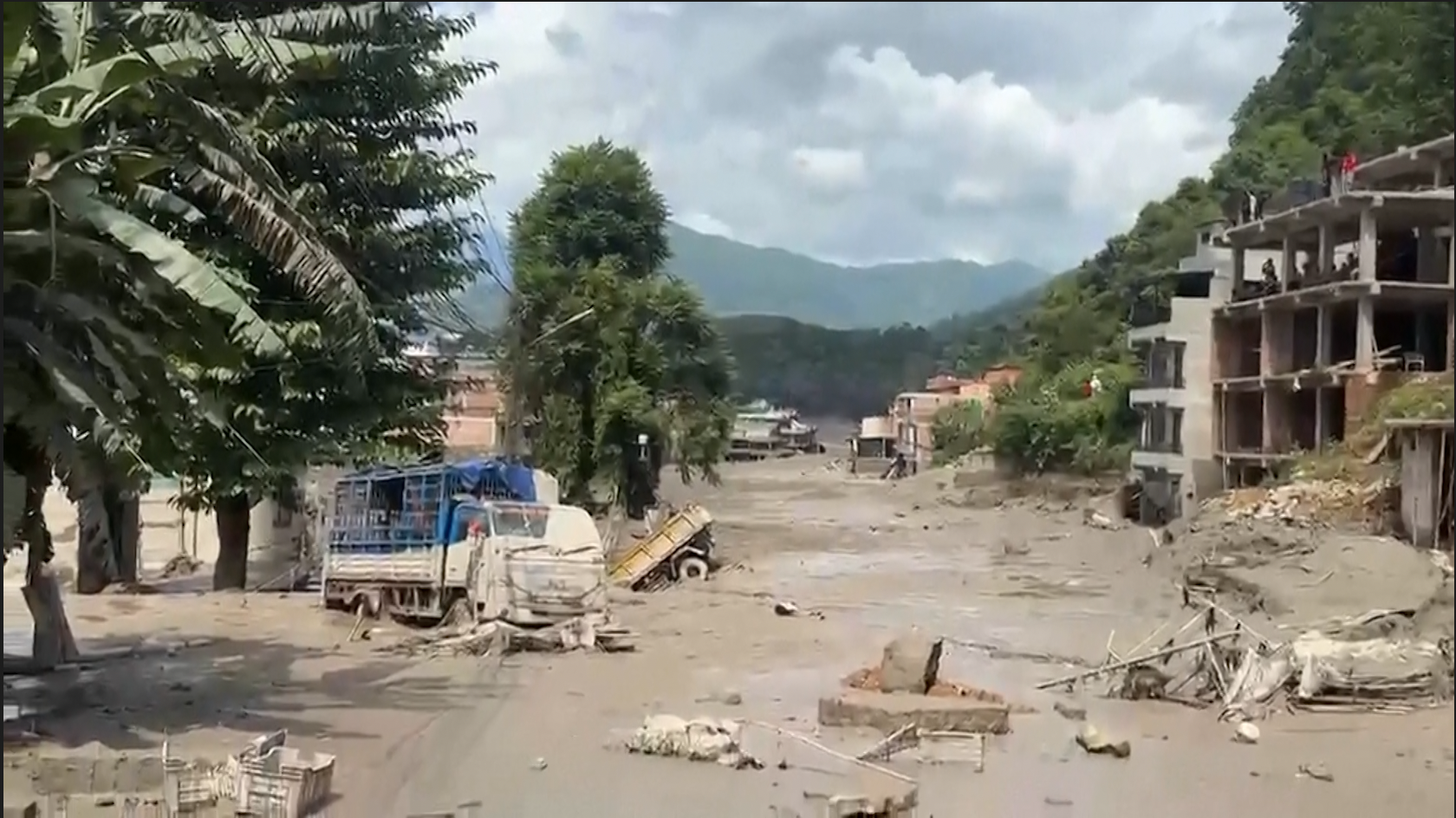 Nepal flash floods: Hundreds missing, including 12 Brits