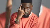Sarkodie Spotted In Crazy Corona Outfit